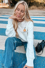 Lade das Bild in den Galerie-Viewer, ORANGE CRUSH SWEATER SALE
