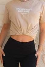 Lade das Bild in den Galerie-Viewer, BYOW Shirt Sand
